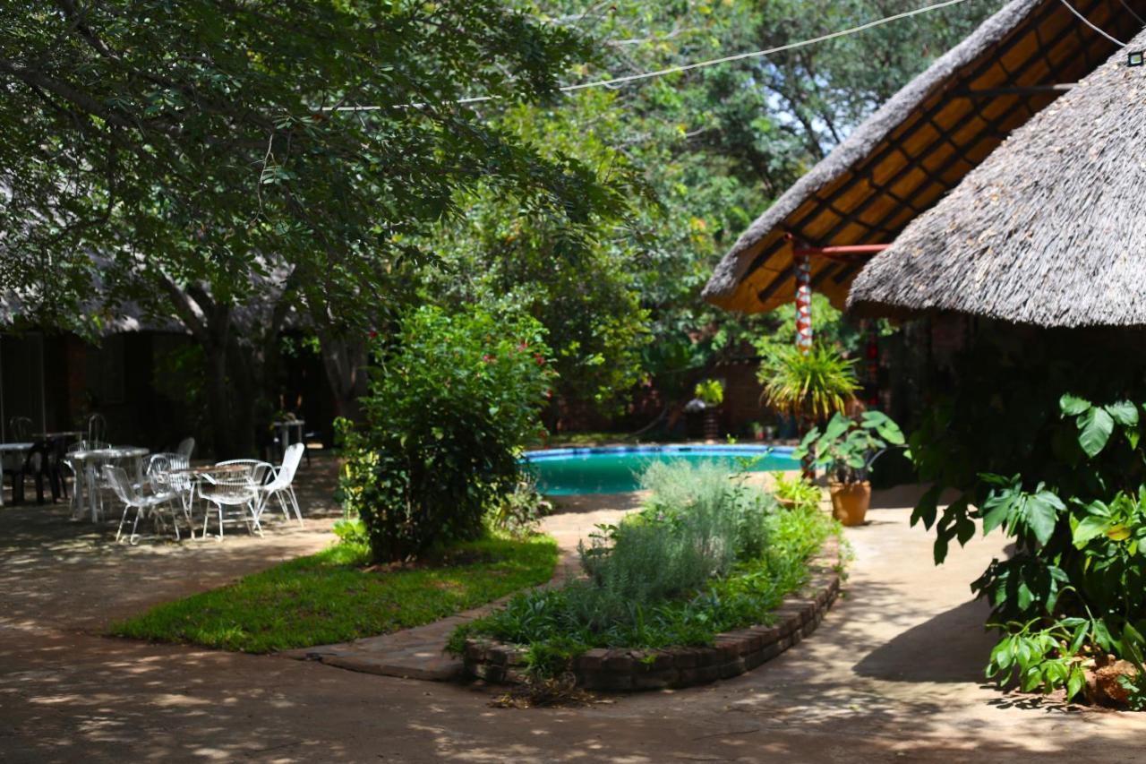Mawuya Lodge Victoriawatervallen Buitenkant foto