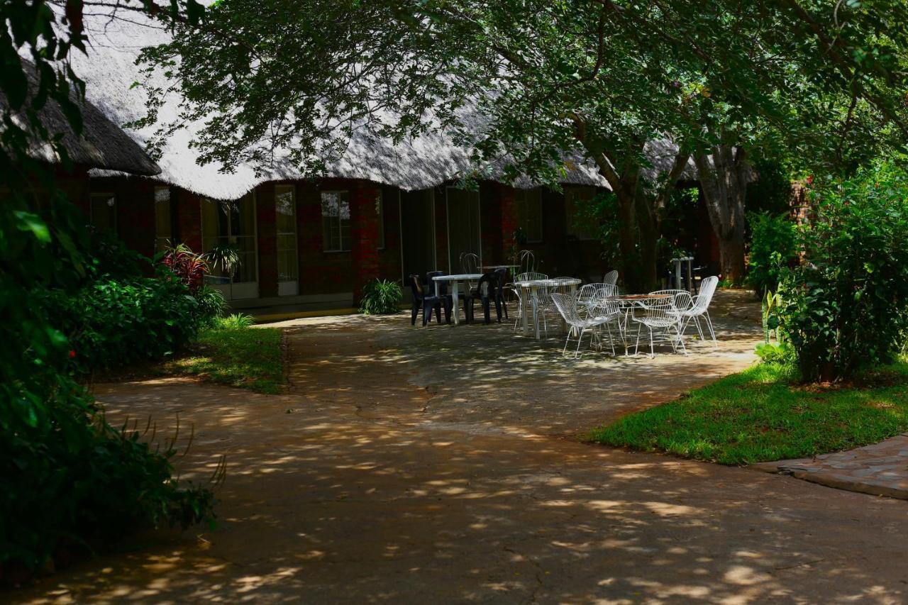 Mawuya Lodge Victoriawatervallen Buitenkant foto
